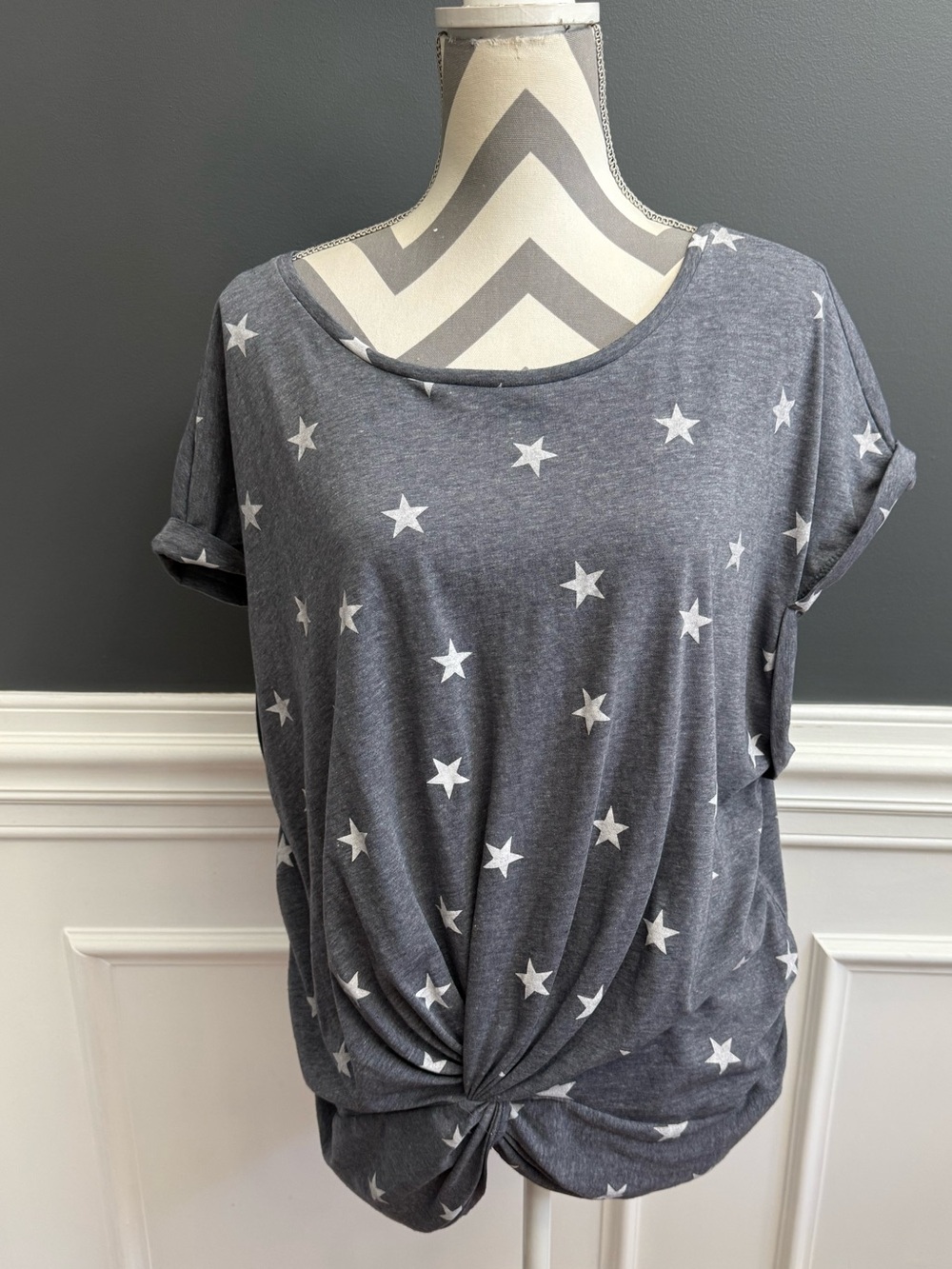 Lucky Brand Gray Star Print Knot-Front Short Sleeve Top NWT Size XL